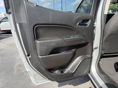 Used 2020 Chevrolet Colorado LT w/ LT Convenience Package RWD image 17