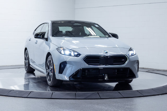 Certified 2026 BMW M235i xDrive AWD/4WD image 4