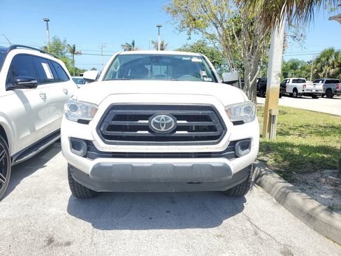 Certified 2022 Toyota Tacoma SR AWD/4WD image 2