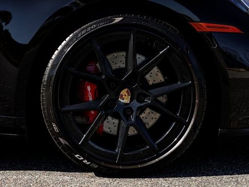 Used 2025 Porsche 911 Carrera RWD image 11
