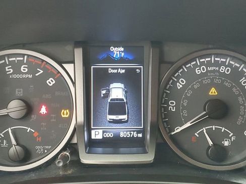 Used 2022 Toyota Tacoma TRD Sport w/ Technology Package image 25