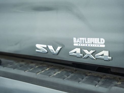 Used 2022 Nissan Titan SV w/ SV Convenience Package image 7