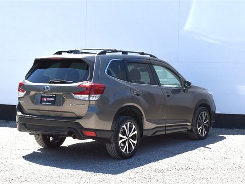 Used 2019 Subaru Forester Limited AWD/4WD image 5