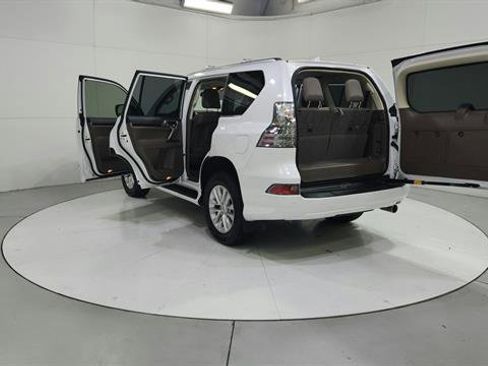 Used 2019 Lexus GX 460 Premium image 11