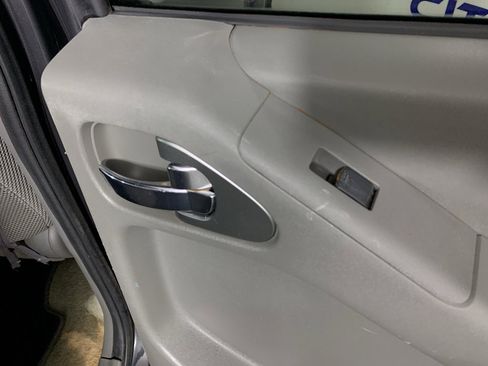 Used 2015 Nissan Frontier SV image 35