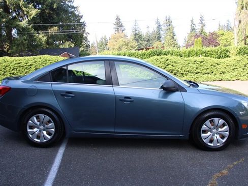 Used 2012 Chevrolet Cruze LS w/ Connectivity Package FWD image 12