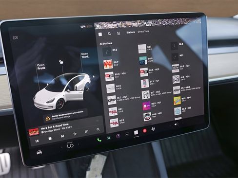 Used 2021 Tesla Model 3 Performance image 14