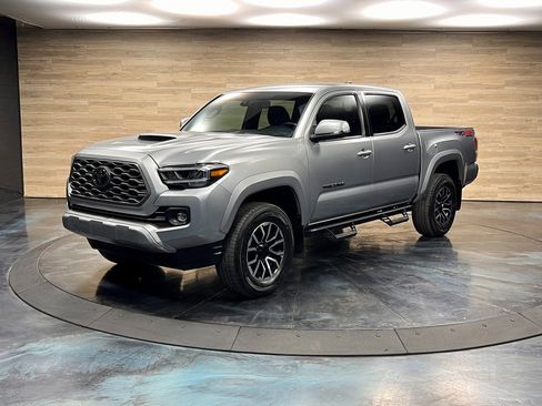 Used 2023 Toyota Tacoma TRD Sport image 5