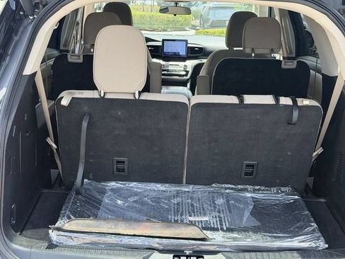 Used 2023 Ford Explorer XLT RWD image 24