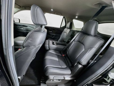 Certified 2025 Honda Pilot EX-L image 17