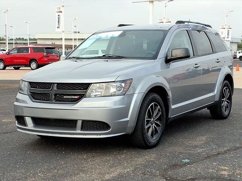 Used 2018 Dodge Journey SE w/ Connectivity Group image 3