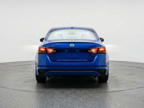 Used 2025 Nissan Altima 2.5 SV FWD image 7