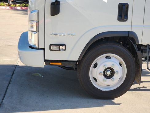 New 2025 Chevrolet Low Cab Forward image 13