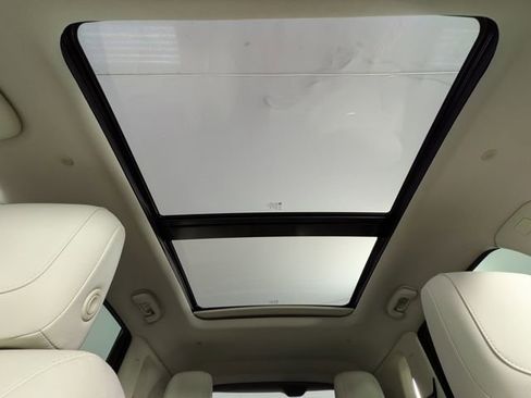 Certified 2024 Cadillac XT5 Premium Luxury image 8