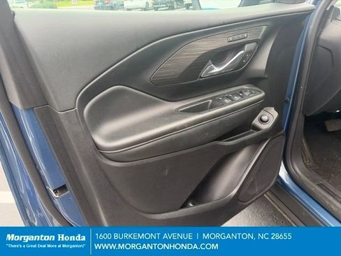 Used 2024 GMC Terrain SLT AWD/4WD image 11