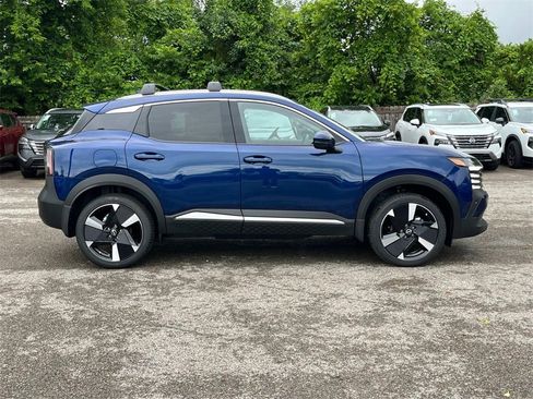 New 2025 Nissan Kicks SR image 2