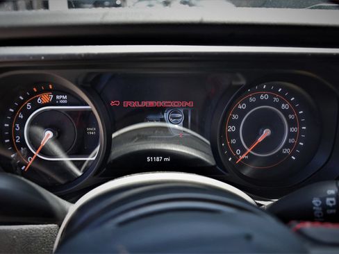 Used 2024 Jeep Wrangler Unlimited Rubicon AWD/4WD image 11