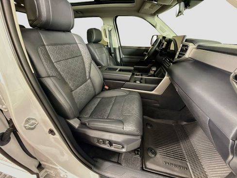 Used 2024 Toyota Tundra Limited AWD/4WD image 18