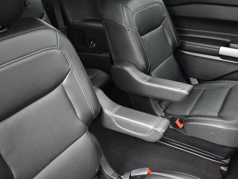 Used 2022 Ford Explorer Limited w/ Equipment Group 301A image 35