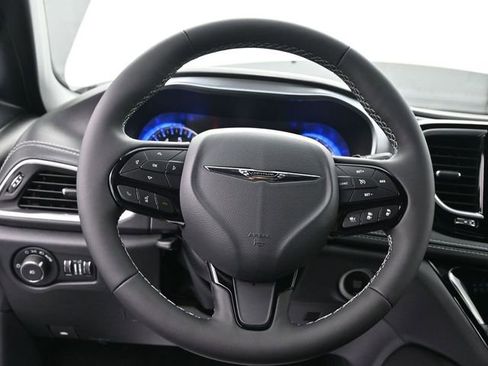 New 2026 Chrysler Pacifica Limited w/ S Appearance Package image 30