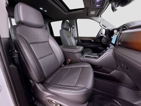 Used 2024 GMC Sierra 2500 Denali w/ Denali Reserve Package image 30