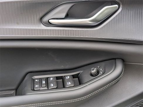 New 2025 Jeep Grand Cherokee Altitude image 16