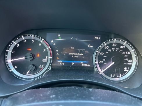 Used 2023 Toyota Highlander XLE image 24