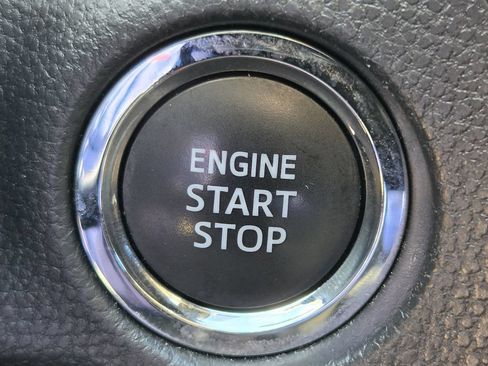 Used 2025 Toyota RAV4 XLE FWD image 22
