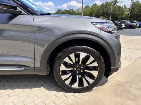 Used 2025 Ford Explorer Platinum w/ LUX Leather Package image 10