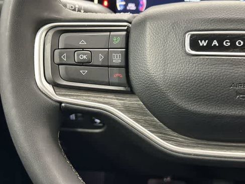 Used 2024 Jeep Wagoneer Series II w/ Flexible Seating Group RWD image 17