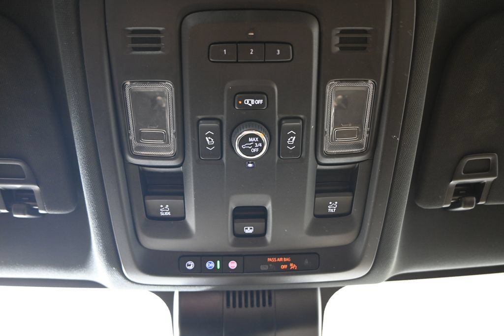 Used 2024 Chevrolet Tahoe Premier w/ Premium Package AWD/4WD image 36