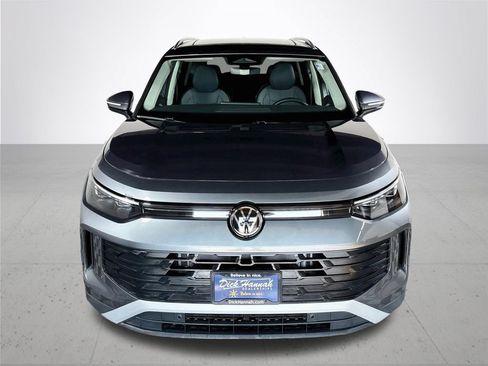Certified 2025 Volkswagen Tiguan SE AWD/4WD image 4