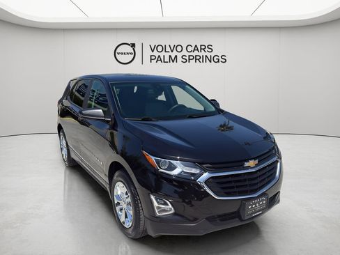 Used 2021 Chevrolet Equinox LS w/ LS Convenience Package AWD/4WD image 1