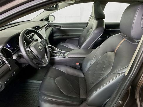 Used 2019 Toyota Camry XLE image 21