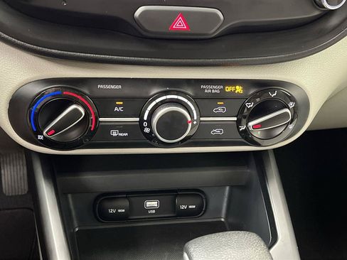 Used 2024 Kia Soul LX FWD image 17