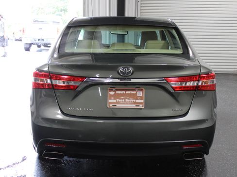 Used 2013 Toyota Avalon XLE Premium FWD image 4