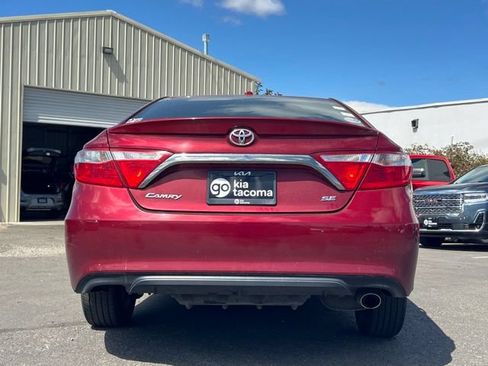 Used 2016 Toyota Camry SE w/ Moonroof Package FWD image 6