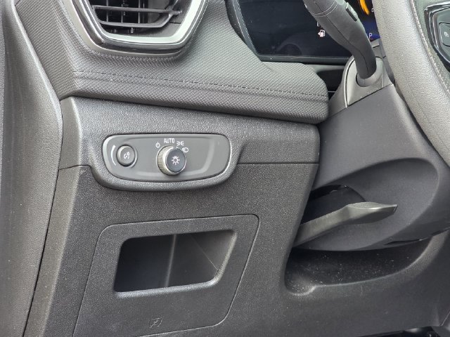 Used 2025 Chevrolet TrailBlazer LT AWD/4WD image 16
