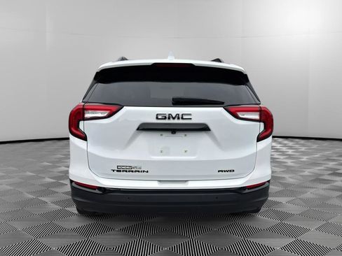 Used 2023 GMC Terrain SLT w/ Tech Package image 4