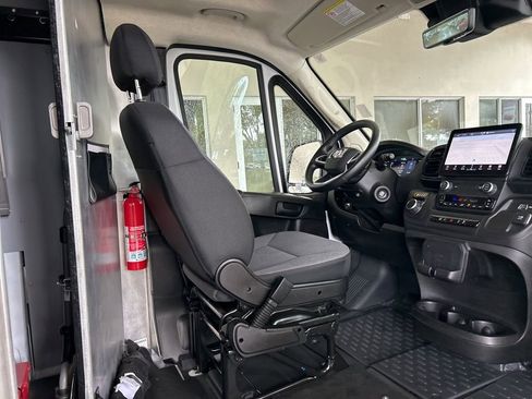 Used 2024 RAM ProMaster 3500 w/ Delivery Van Package FWD image 24
