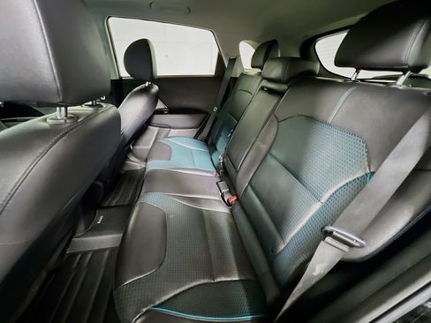 Used 2022 Kia Niro EX Premium image 27