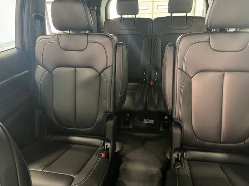 Used 2025 Jeep Grand Cherokee L Limited w/ Black Appearance Package image 10