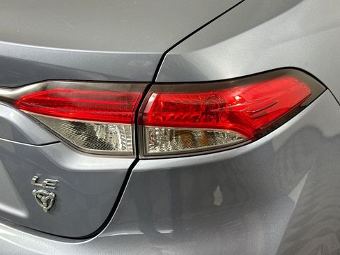 Used 2022 Toyota Corolla LE image 33
