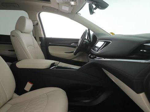 Used 2022 Buick Enclave Avenir w/ Avenir Technology Package image 34