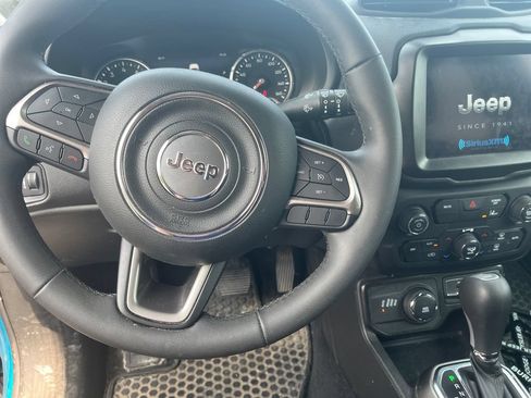 Used 2022 Jeep Renegade Latitude AWD/4WD image 13