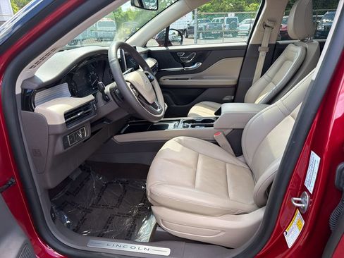 Certified 2022 Lincoln Corsair AWD w/ Premium Package image 11