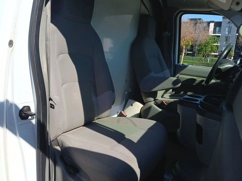 Used 2013 Ford E-450 and Econoline 450 Super Duty w/ Interior Upgrade Pkg RWD image 27
