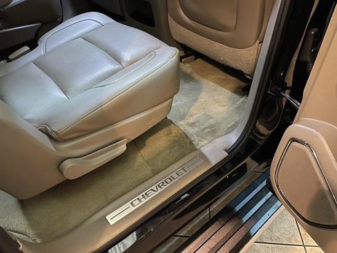 Used 2015 Chevrolet Suburban LTZ AWD/4WD image 64