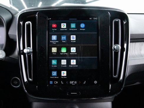 Certified 2025 Volvo XC40 B5 Plus image 13