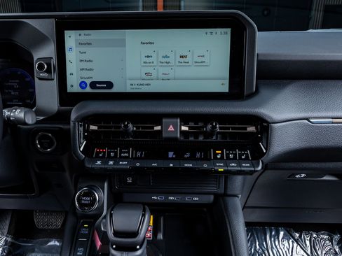 Used 2025 Toyota Land Cruiser image 24